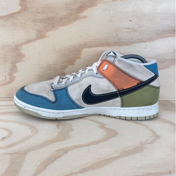 Nike - Dunk Mid \